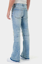 Load image into Gallery viewer, Knee Destroyed Slim Flare Denim
