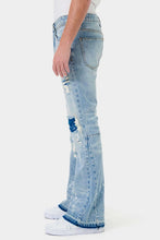 Load image into Gallery viewer, Knee Destroyed Slim Flare Denim
